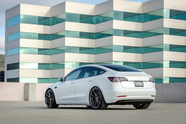 Vorsteiner V-FF 109 20x9.0 5x114 38S / 64 CB (Tesla 3) Carbon Graphite